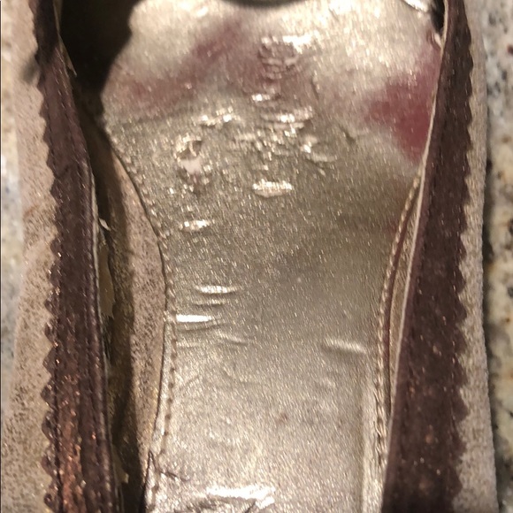 Bill Blass kitten heel pumps - Picture 6 of 8